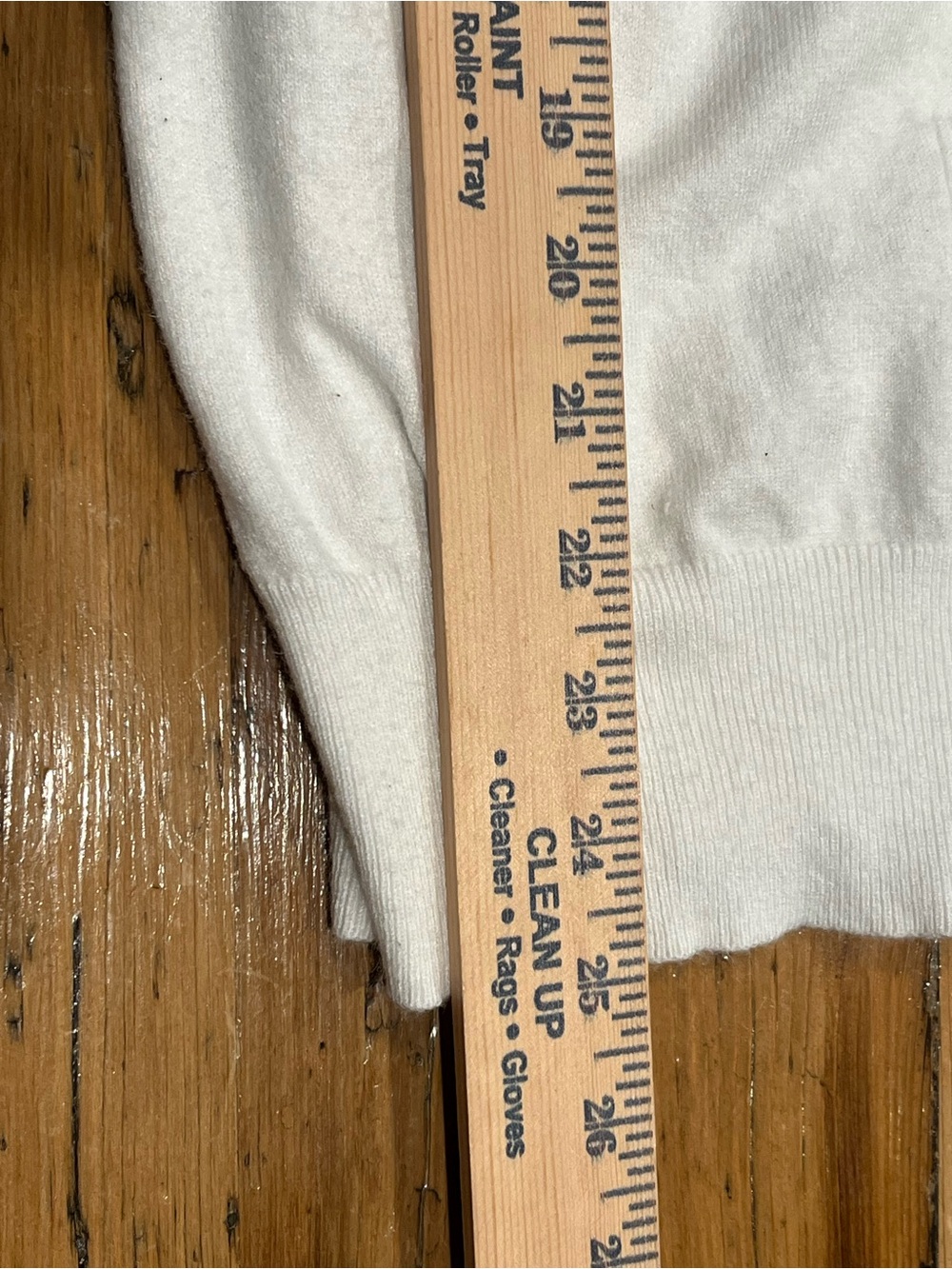 Classic V-Neck Knit Sweater with Subtle Texture in White - Picture 7 of 8